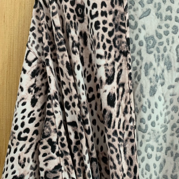Secret Treasures cheetah leopard printed robe size L-XL - Picture 2 of 3